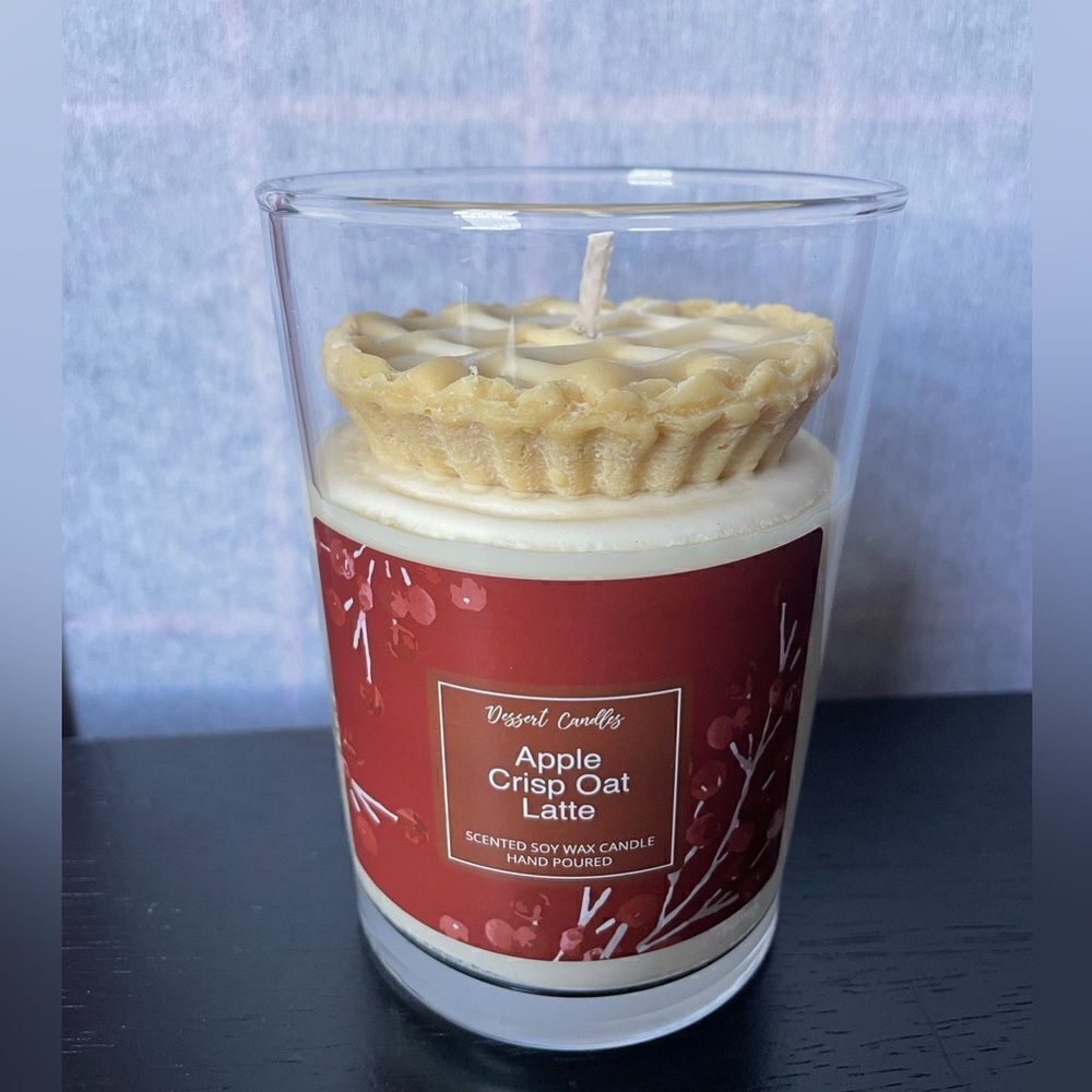 Apple Crisp Oat Latte Hand-poured Soy Wax Holiday Candle Made in Turkey - Picture 2 of 8